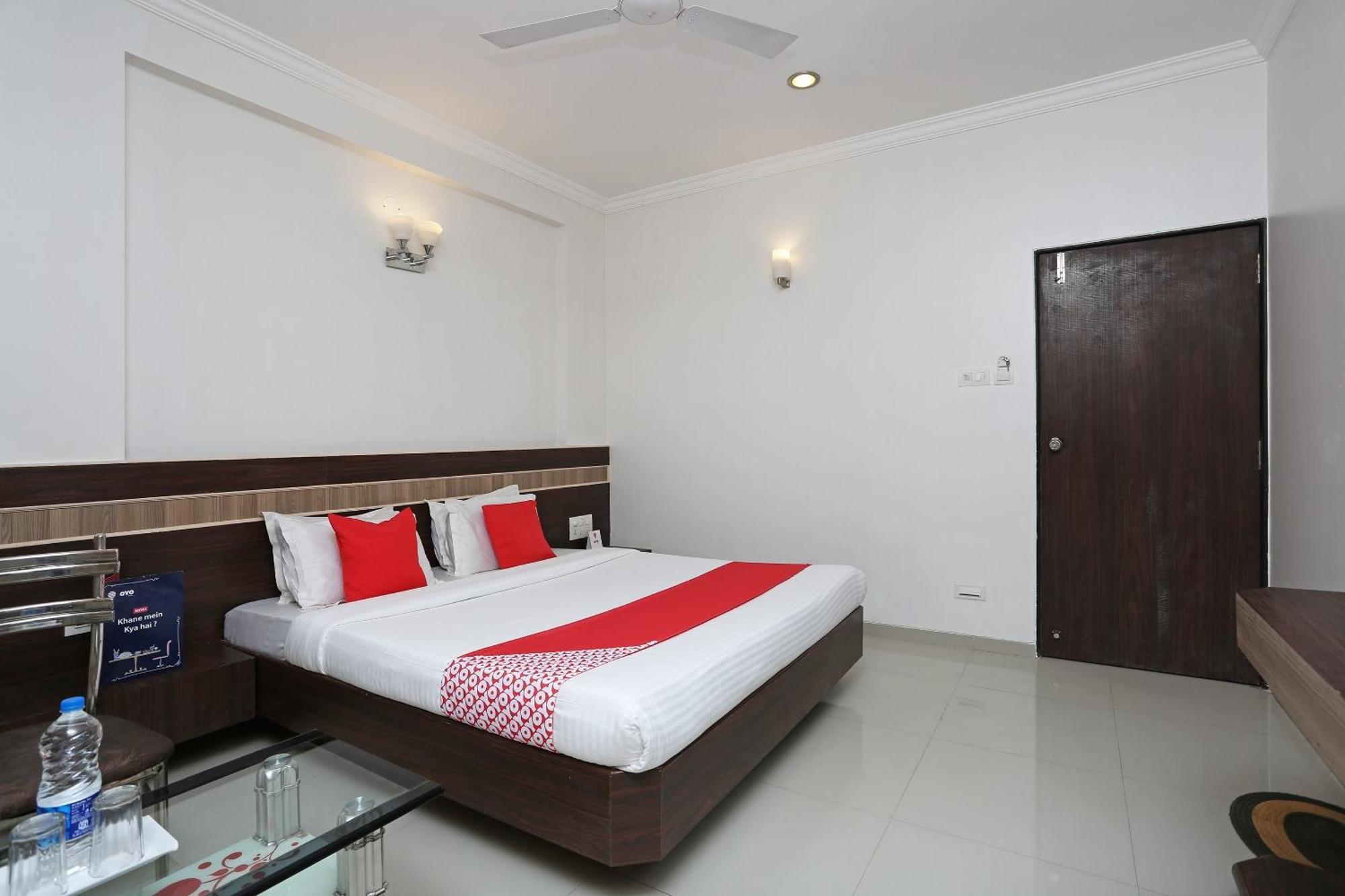 Spot On Hotel Sai Pancham Ширді Екстер'єр фото