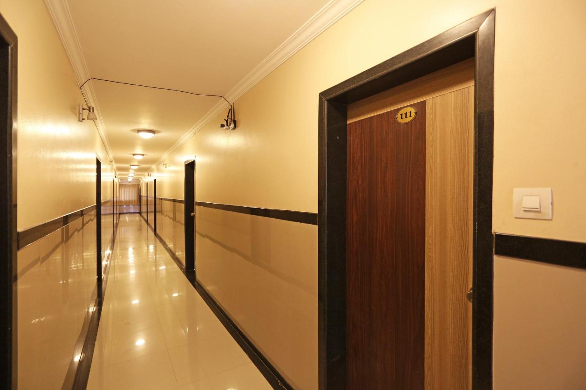 Spot On Hotel Sai Pancham Ширді Екстер'єр фото